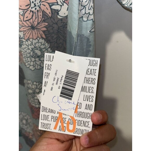 NWT LuLaRoe Cute Pastel Blue Floral Print Short-Sleeve Tunic Top Women's Size XS - Picture 6 of 9